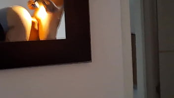 Creo que la camarera nos grabo a escondidas mientras mi amante y yo hacíamos de las nuestras