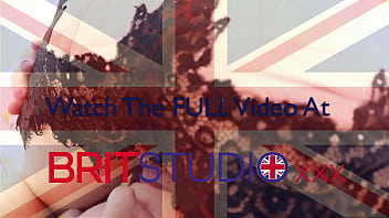 Two british teens go down on each other