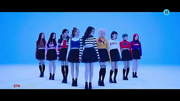 Nonton 소년 Cums 및 바보 (그리고 그의 정액을 핥는) thumbnail