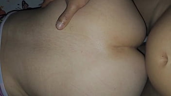 Eu fodo minha vizinha do 404 sem camisinha enquanto o marido dela trabalha