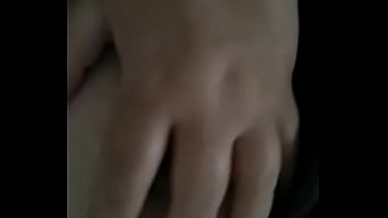 Loira mostrando os peitoes