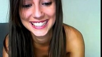 Hottie cam chick spooges