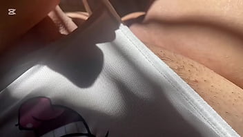 Con la tanga blanca corrida me abro toda y me follo con los dedos mi concha rosada bien mojada