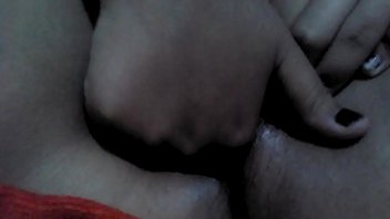 Rica corrida en plena masturbación