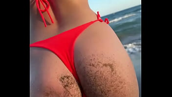 Me ayudas a quitarme la arena