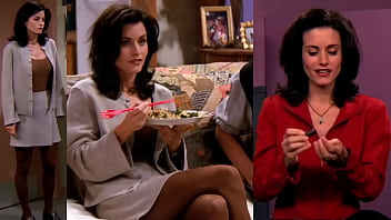 Friends star courtneys'sc legs