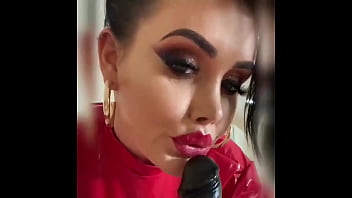 Emma green is super hot big tits & butt