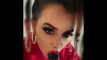 Emma green is super hot big tits & butt