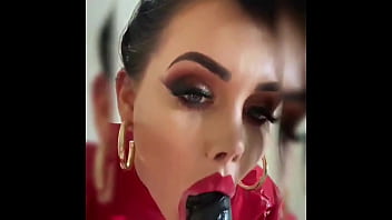 Emma green is super hot big tits & butt