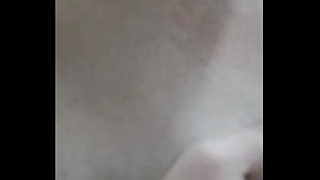 La creyente sale a dar la palabra y se regresa a masturbarse