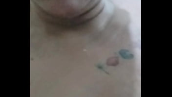 La creyente sale a dar la palabra y se regresa a masturbarse