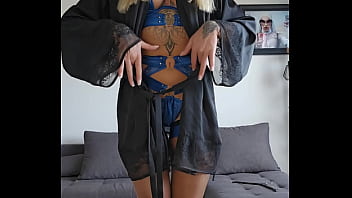 J'ai un petit cadeau bien chaud pour toiregarde dans ta messagerie privée