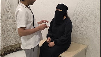 Muslim women come to clinic for check up doctor fuck her pussy