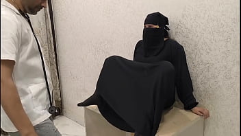 Muslim women come to clinic for check up doctor fuck her pussy