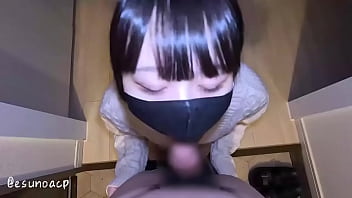 下ピ女子大生の玄関即尺フェラ