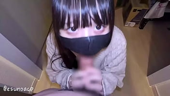 下ピ女子大生の玄関即尺フェラ