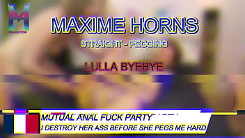 Je l’ouvre avec mes doigts puis ma queue s’occupe du reste elle en perd la tête et finit par me retourner