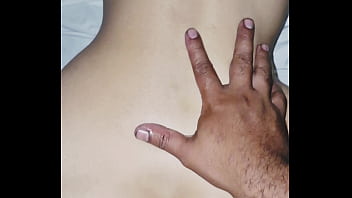 Quedo en la casa de mi amiga y su madre por la noche