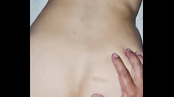 Quedo en la casa de mi amiga y su madre por la noche