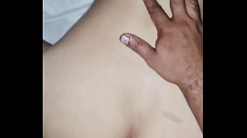 Quedo en la casa de mi amiga y su madre por la noche