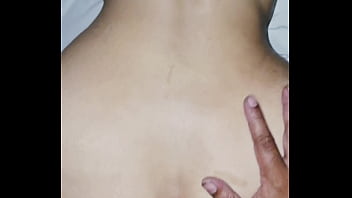 Quedo en la casa de mi amiga y su madre por la noche