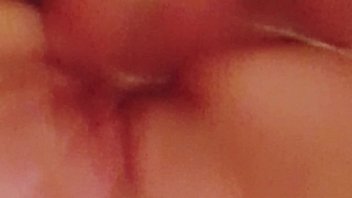 Ass brunette giclé explosive