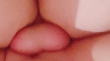 Ass brunette giclé explosive