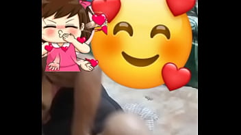 Una linda morena desestresandose