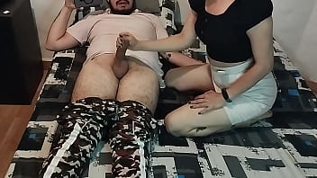 Descubro ami amiga chupando la verga de mi hermanastro yo me follo su amigo