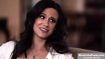 Teen babe seduces her stepmom by showing the new bra of her that they get horny and start licking their wet pussies in threesome way