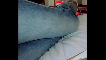 Up close to the misses getn herself off