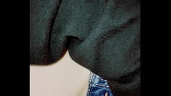 Up close to the misses getn herself off