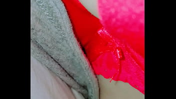 Up close to the misses getn herself off