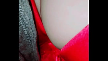 Up close to the misses getn herself off