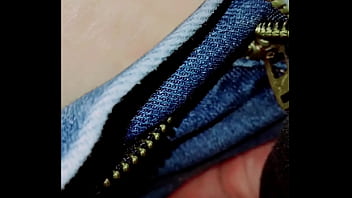 Up close to the misses getn herself off