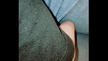 Up close to the misses getn herself off