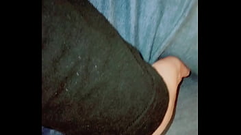 Up close to the misses getn herself off