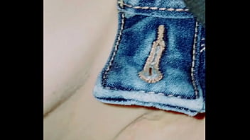 Up close to the misses getn herself off