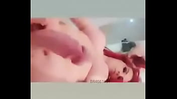 Tráns Ruiva Com Um Pau Branquinho E Rosado thumbnail