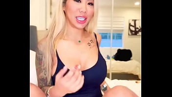 I’m so naughty n needy u gonna leave me playin alone