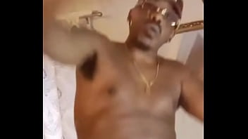 Pay attention hoe let me sho u tmicheal sho u str8 banger bitch im jigging