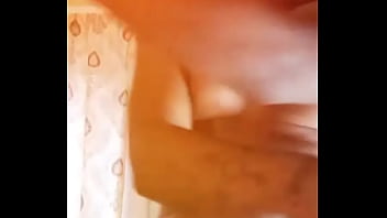 Pay attention hoe let me sho u tmicheal sho u str8 banger bitch im jigging