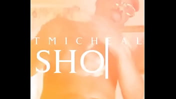 Pay attention hoe let me sho u tmicheal sho u str8 banger bitch im jigging