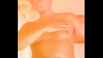 Pay attention hoe let me sho u tmicheal sho u str8 banger bitch im jigging