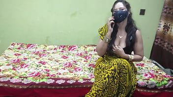 Pakistani hot aunty ny bulaya apny yar ko aur lund apni gand mai dal liya hindi audio