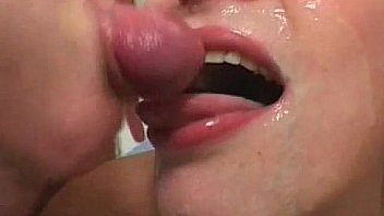 Amateur girlfriend blowbang with facial shots