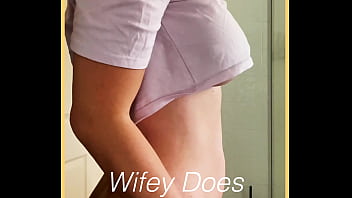 Milf body show fully nude