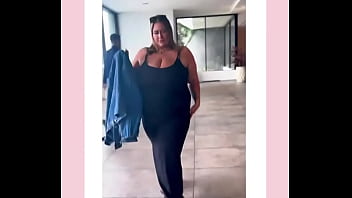 We’re in the city of angels #biggirls #sheincurve #fashionnovacurve #plussizemodel #losangeles #fmty #highend #goals