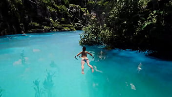 The statue's penis suddenly awakened and lara croft needs to service it hardcore hentai