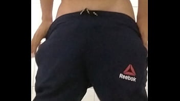 Rico Pasivo Mostrando Un Rápido Para Que Se La Chupen thumbnail